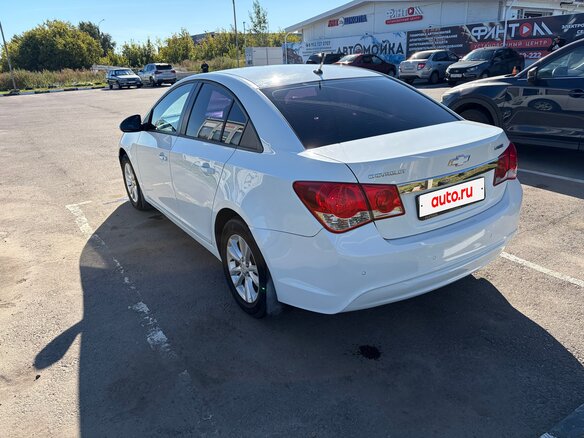 2014 Chevrolet Cruze I Рестайлинг, белый - вид 4
