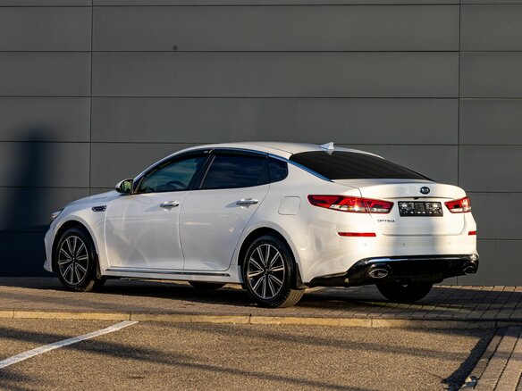 2019 Kia Optima IV Рестайлинг, белый, 1895000 рублей - вид 7