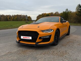 2018 Ford Mustang VI Рестайлинг, оранжевый, 2750000 рублей, вид 3