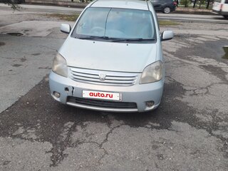 2003 Toyota Raum II, зелёный, 470000 рублей, вид 2