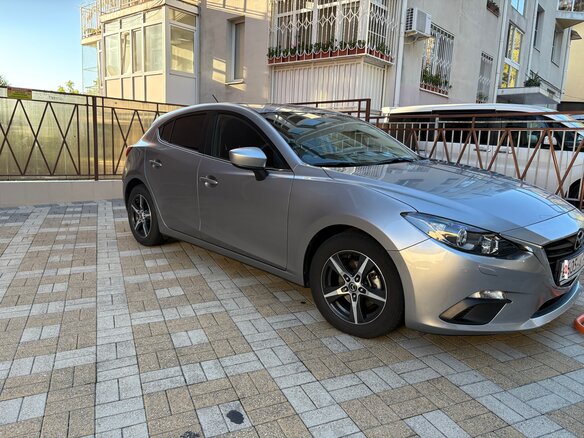 2014 Mazda 3 III (BM), серебристый, 1375000 рублей - вид 1