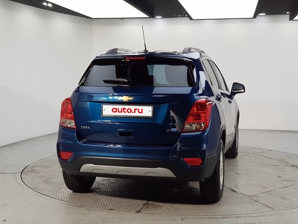 2022 Chevrolet Trax I Рестайлинг, синий - вид 2