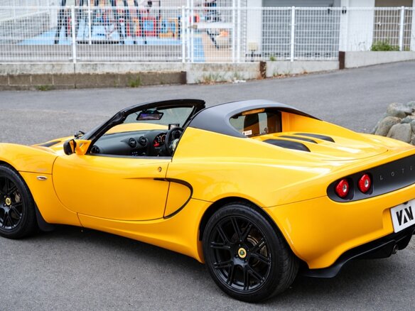 2012 Lotus Elise III, жёлтый, 3690000 рублей - вид 3