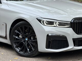2019 BMW 7 серии 730i VI (G11/G12), белый, 5700000 рублей, вид 4