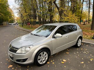 2011 Opel Astra H Рестайлинг, серебристый, 550000 рублей, вид 4
