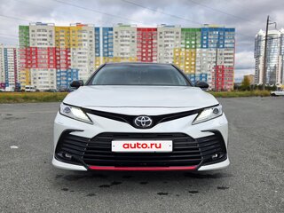 2021 Toyota Camry VIII (XV70) Рестайлинг, белый, 3399000 рублей, вид 2