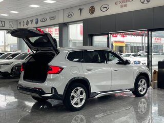 2023 BMW X1 Long 20Li sDrive II (F48) Рестайлинг, белый, 3490000 рублей, вид 3