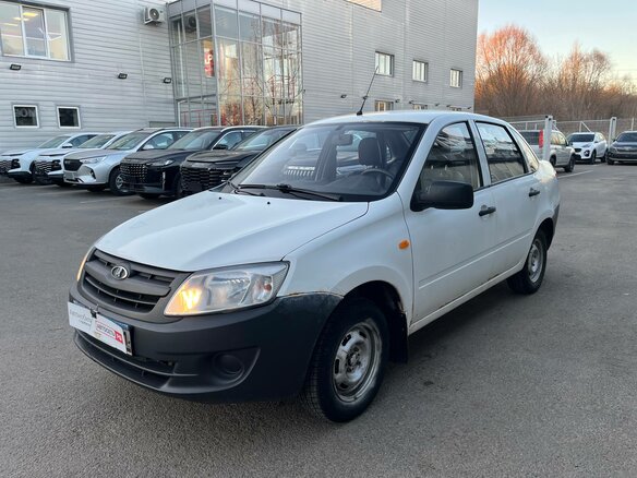 2013 Lada (ВАЗ) Granta I, белый, 160505 рублей - вид 3
