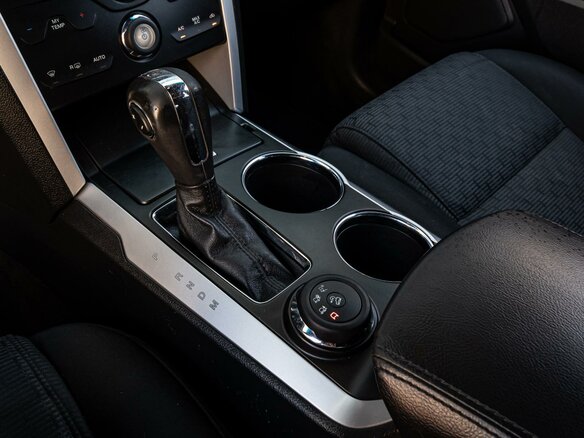 2013 Ford Explorer V, белый, 1580000 рублей - вид 13