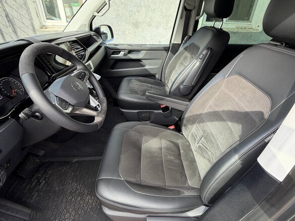 2022 Volkswagen Multivan T6 Рестайлинг, серый, 8500000 рублей - вид 1