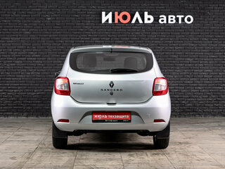 2018 Renault Sandero II Рестайлинг, серебристый, 990000 рублей, вид 5