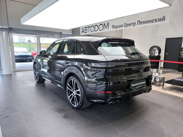 2026 Porsche Cayenne III Рестайлинг, чёрный, 21990000 рублей - вид 2