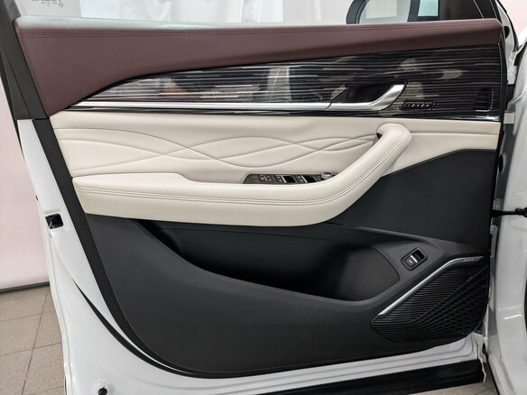 2023 Geely Monjaro I, белый, 3380000 рублей - вид 17