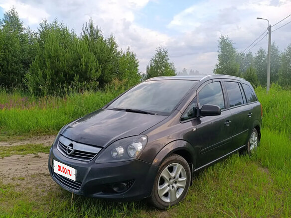 2013 Opel Zafira B Рестайлинг, серый