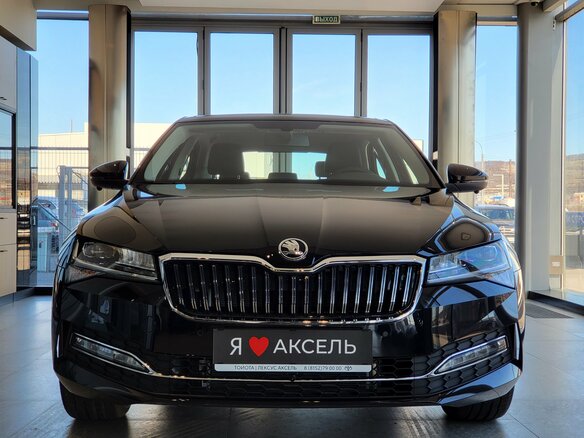 2025 Skoda Superb III Рестайлинг, чёрный - вид 1