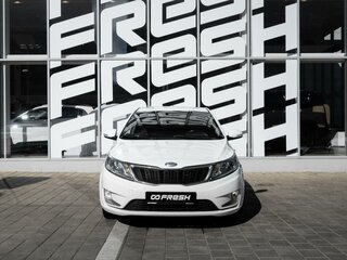 2014 Kia Rio 6-speed III, белый, 698000 рублей, вид 3