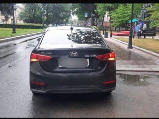 2019 Hyundai Solaris II, чёрный, 800000 рублей, вид 3