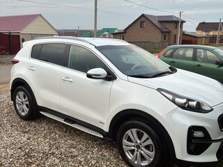 2019 Kia Sportage IV Рестайлинг, белый, 2950000 рублей, вид 4