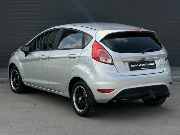 2015 Ford Fiesta Mk6 Рестайлинг, серебристый, 545000 рублей - вид 6