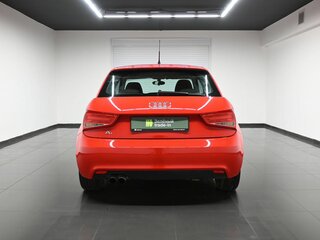 2011 Audi A1 I (8X), красный, 745000 рублей, вид 4