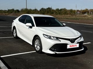 2021 Toyota Camry VIII (XV70), белый, 2650000 рублей, вид 1