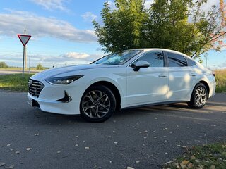 2020 Hyundai Sonata VIII (DN8), белый, 1820000 рублей, вид 4