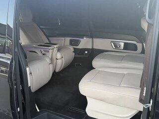 2025 Mercedes-Benz V-Класс Extra Long 300 d экстра длинный III (W447) Рестайлинг 2, чёрный, 10900000 рублей, вид 4