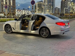 2019 BMW 5 серии 530i VII (G30/G31/G38), белый, 2850000 рублей, вид 2