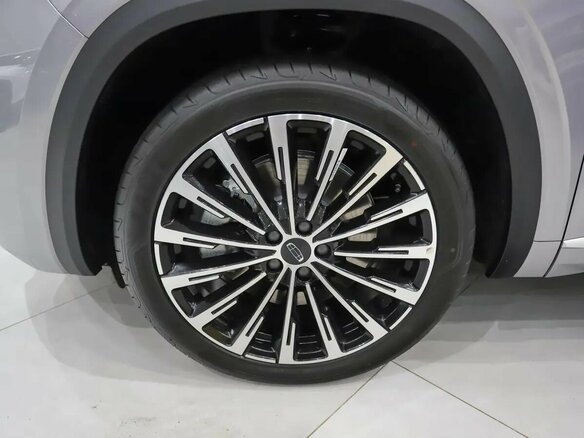2026 Geely Monjaro I Рестайлинг, серебристый, 4955000 рублей - вид 7