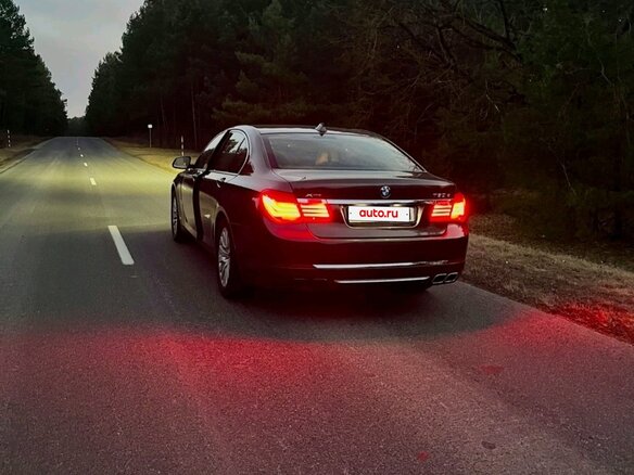 2012 BMW 7 серии 730d xDrive V (F01/F02/F04) Рестайлинг, серый, 2270000 рублей - вид 6