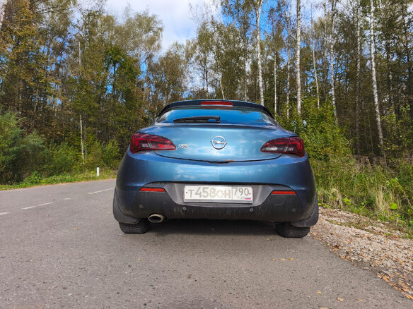 2013 Opel Astra GTC J Рестайлинг, голубой, 480000 рублей - вид 7