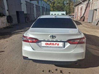 2019 Toyota Camry VIII (XV70), белый, 2400000 рублей, вид 4