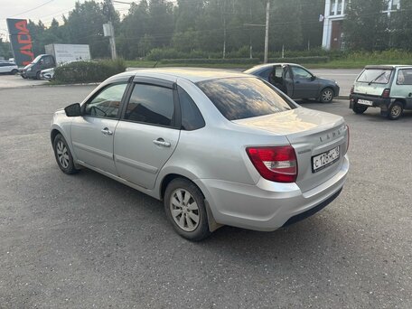 2018 Lada (ВАЗ) Granta I Рестайлинг, серебристый, 670000 рублей, вид 4