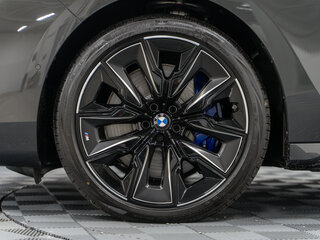 2025 BMW 7 серии 760i xDrive VII (G70), серый, 18750000 рублей, вид 3