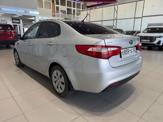 2012 Kia Rio III, серебристый, 886000 рублей, вид 4
