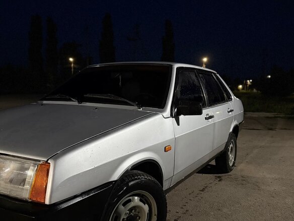 2002 Lada (ВАЗ) 21099, серебристый, 160000 рублей - вид 1