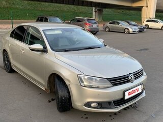 2013 Volkswagen Jetta VI, серебристый, 599000 рублей, вид 1
