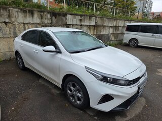 2023 Kia Cerato IV Рестайлинг, белый, 2444000 рублей, вид 2