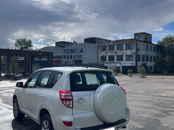 2011 Toyota RAV4 III (XA30) Рестайлинг, белый, 1570000 рублей - вид 6