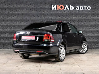 2017 Volkswagen Polo V Рестайлинг, чёрный, 1230000 рублей, вид 4