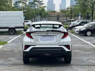 2023 Toyota C-HR I Рестайлинг, белый, 1800000 рублей, вид 5