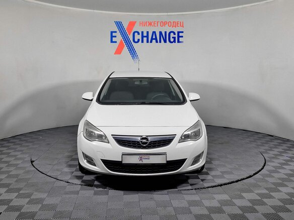 2011 Opel Astra J, белый, 518000 рублей - вид 2