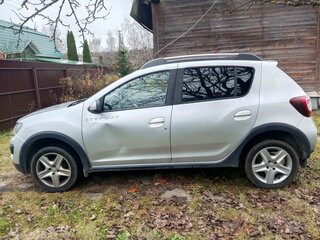 2015 Renault Sandero II, серый, 800000 рублей, вид 5