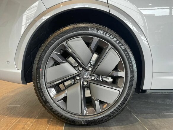 2025 Li Auto (Lixiang) L7 52.3 kWh I Рестайлинг, серебристый, 10690000 рублей - вид 8