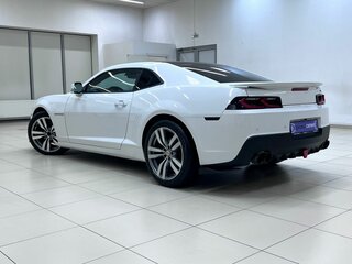 2013 Chevrolet Camaro V Рестайлинг, белый, 1999000 рублей, вид 3