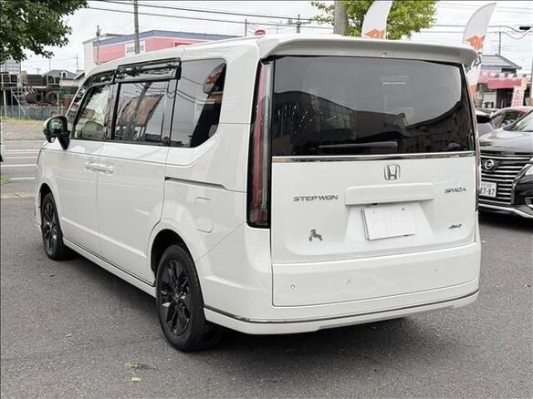 2023 Honda Stepwgn Spada VI, белый, 2325000 рублей - вид 5