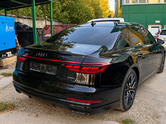 2021 Audi A8 55 TFSI IV (D5) Рестайлинг, серый - вид 3