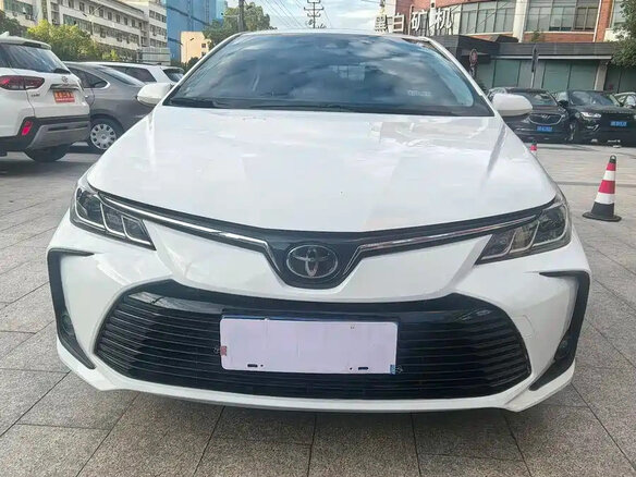 2022 Toyota Corolla XII (E210), белый, 1150000 рублей - вид 1