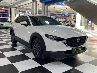 2023 Mazda CX-30 I, белый, 1700000 рублей, вид 2