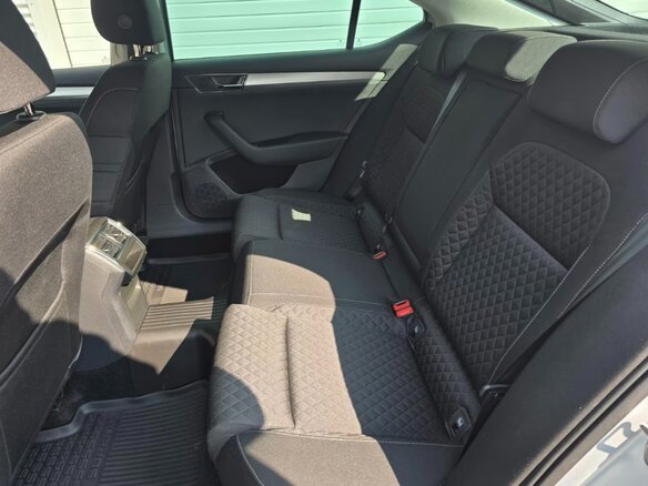 2023 Skoda Superb III Рестайлинг, серебристый, 2650000 рублей - вид 14